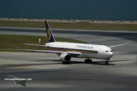 9V-SYB @ VHHH - Singapore Airlines approaching runway 25R - by Michel Teiten ( www.mablehome.com )
