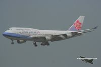 B-18206 @ VHHH - China Airlines - by Michel Teiten ( www.mablehome.com )