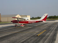 N172DT @ KCRS - Cessna Skyhawk @ KCRS - by TorchBCT