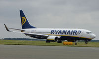 EI-DWG @ EGGW - Ryanair B737 taxies out for departure from Luton - by Terry Fletcher