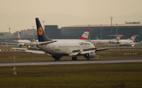 D-ABXL @ VIE - Lufthansa Boeing 737-330 - by Joker767