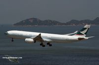 B-HLJ @ VHHH - Cathay Pacific - by Michel Teiten ( www.mablehome.com )