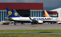 EI-DLY @ EGGW - Ryanair B737 on stand at Luton - by Terry Fletcher