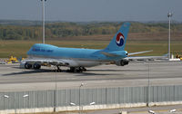 HL7448 @ VIE - Korean Air Cargo Boeing 747-4B5F(SCD) - by Joker767