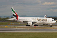 A6-EMH @ VIE - Emirates Boeing 777-200 - by Yakfreak - VAP