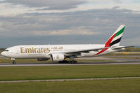 A6-EMH @ VIE - Emirates Boeing 777-200 - by Yakfreak - VAP