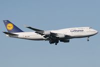D-ABVA @ EDDF - Lufthansa 747-400 - by Andy Graf-VAP