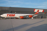 PT-MSN @ VIE - TAM Airbus 340-500 - by Yakfreak - VAP