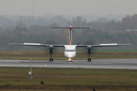 OE-LGE @ VIE - Bombardier Inc. DHC-8-402 - by Juergen Postl
