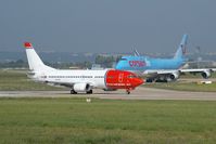 LN-KKC @ LFPO - Norwegian 737-300 - by Andy Graf-VAP