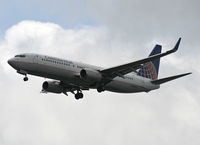 N37252 @ TPA - Continental 737-800 - by Florida Metal