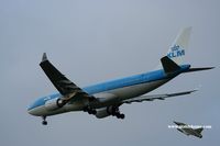PH-AOC @ CYVR - KLM - by Michel Teiten ( www.mablehome.com )