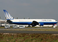 N661UA @ LFPG - Rolling for departure... - by Shunn311