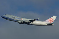 B-18720 @ VIE - China Airlines Boeing 747-400 - by Yakfreak - VAP