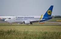 UR-GAW @ LOWW - Ukraine International  Boeing 737-500 - by Hannes Tenkrat