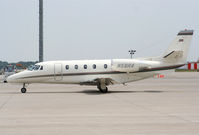N58HX @ KDSM - KDSM (Seen here as N58HA this airframe is currently registered N58HX as posted) - by Nick Dean