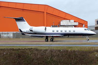 N709LS @ EGGW - Gulfstream IV heads for departure from Luton - by Terry Fletcher