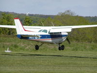 N1781V @ 17NK - Cessna 172 - by Rod Tuft