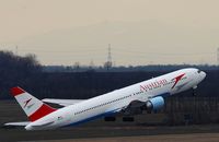 OE-LAZ @ VIE - Taking off from RWY 29 in VIE bound for JFK - probably one of the first pictures of that plane in OS-livery; mind the austrian.com titles on the engines - by Patrick Radosta