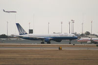 N563UA @ DFW - United Airlines 757 at DFW