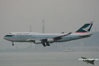 B-HOT @ VHHH - Cathay Pacific approaching 25R - by Michel Teiten ( www.mablehome.com )