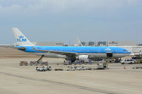 PH-AOA @ DFW - KLM at the Gate @ DFW - by Zane Adams