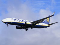 EI-DYI @ EGGP - Ryanair - by chris hall