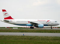 OE-LBT @ LFPG - Taxiing to his gate... - by Shunn311