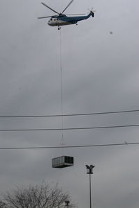 N905CH - Air Conditioner Lift onto top of mall - by Brian Heffernan