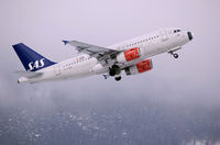 OY-KBP @ LOWI - Scandinavian Airlines (SAS) Airbus A319-132 - by Thomas Vavra