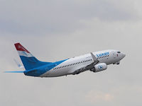 LX-LGS @ VIE - Operating the Luxair flight LUX-VIE-LUX instead of ERJ 145 - by Patrick Radosta