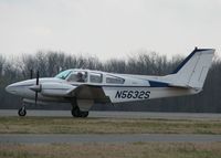 N5632S @ DTN - Taxiing across runway 14 at the Shreveport Downtown airport. - by paulp