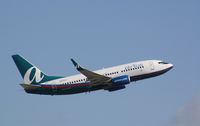 N168AT @ KFLL - Boeing 737-700 - by Mark Pasqualino