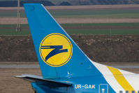 UR-GAK @ VIE - Boeing 737-5Y0 - by Juergen Postl