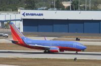 N478WN @ KFLL - Boeing 737-700 - by Mark Pasqualino