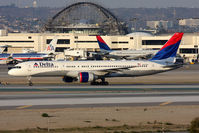 N655DL @ LAX - Delta Airlines N655DL (FLT DAL607) exitting RWY 25L after arrival from John F Kennedy Int'l (KJFK). - by Dean Heald