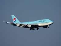 HL7486 @ VIE - Korean Air replaced its A 330 Passenger on the flights to Vienna by 747-400 - by Patrick Radosta