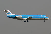 PH-OFM @ VIE - KLM cityhopper Fokker F-100 - by Joker767
