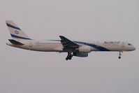 4X-EBU @ VIE - El Al Israel Airlines Boeing 757-200 - by Thomas Ramgraber-VAP