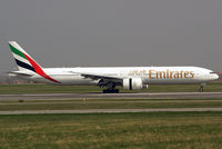 A6-ECD @ VIE - Emirates Boeing 777-31H(ER) - by Joker767