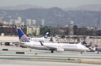 N17229 @ KLAX - Boeing 737-800 - by Mark Pasqualino