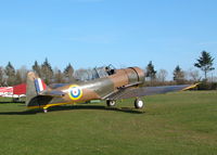 G-AZBN @ EGHP - TAXYING BACK TO THE CLUB HOUSE AFTER TAKING ON FUEL - by BIKE PILOT