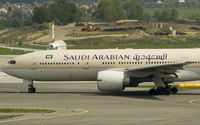 HZ-AKC @ VIE - Saudi Arabian Airlines Boeing 777-268(ER) - by Joker767