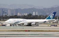 ZK-NBT @ KLAX - Boeing 747-400