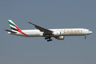 A6-ECI @ LOWW - Emirates 777-300 - by Andy Graf-VAP