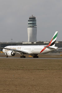 A6-ECM @ LOWW - Emirates 777-300 - by Andy Graf-VAP