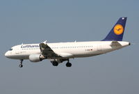 D-AIQE @ EGCC - Lufthansa - by Chris Hall