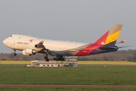 HL7436 @ LOWW - Asiana 747-400 - by Andy Graf-VAP