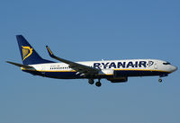 EI-DYC @ LMML - Ryanair B737-8AS - by frankiezahra