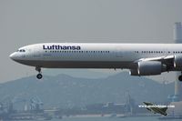 D-AIHT @ VHHH - Lufthansa - by Michel Teiten ( www.mablehome.com )